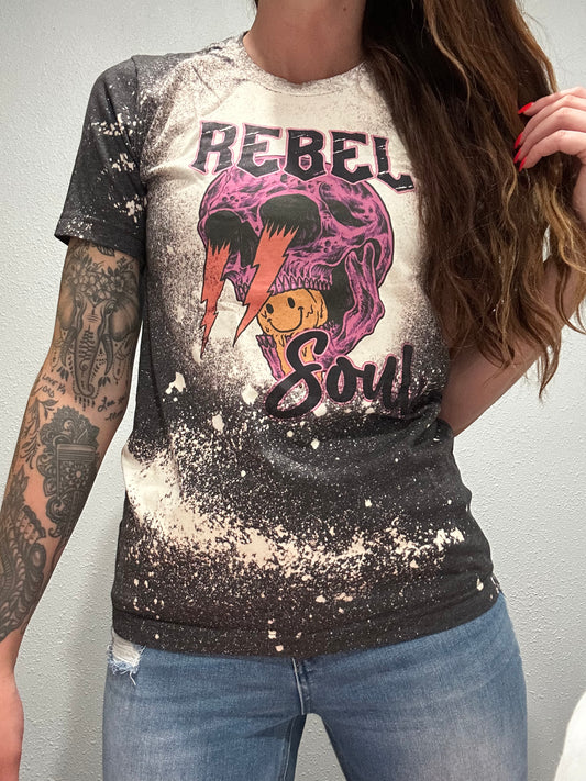 Distressed rebel soul - T SHIRT