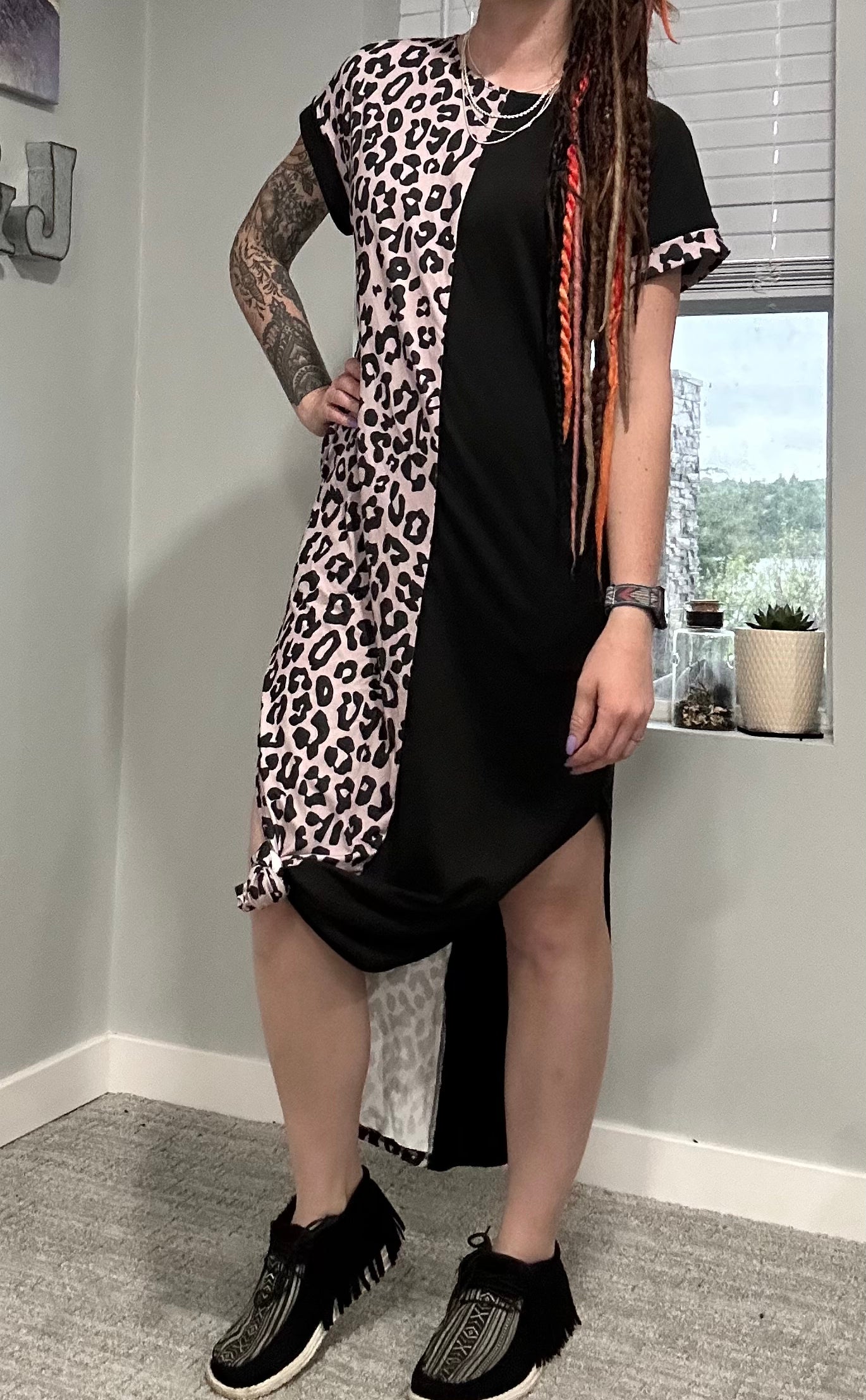 Contrast Solid Leopard Short Sleeve T-shirt Dress with Slit